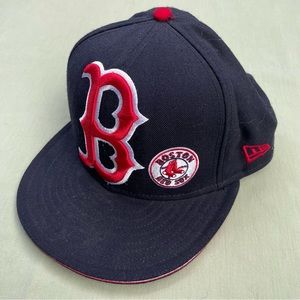 MLB Boston Red Sox Hat New Era - size 7 3/4